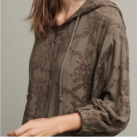 Antropologie Saturday Sunday Tonal Embroidered
Floral Green Dolan Sleeve Jacket - Picture 2 of 12